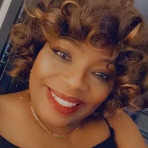 Meet your Posher, Farrah